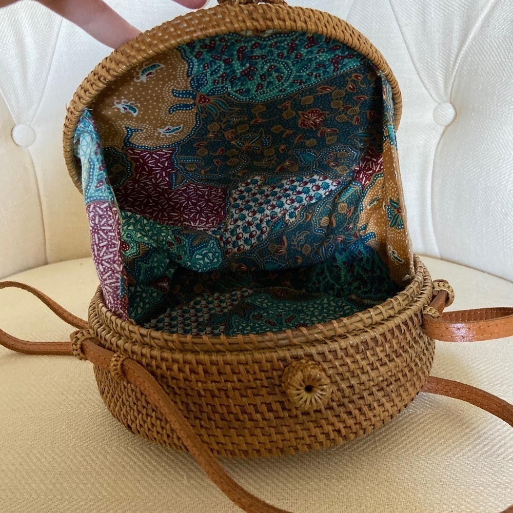 Rattan Canteen Crossbody Bag - Picture 4 of 7